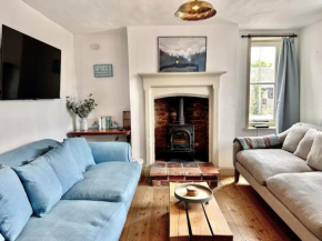 Ivy Cottage sleeps 6 in style